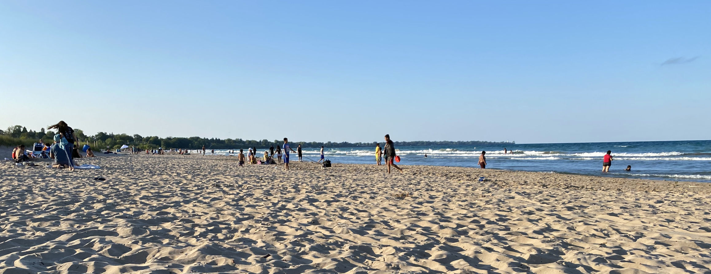 Man dies after saving two children from water off North Beach